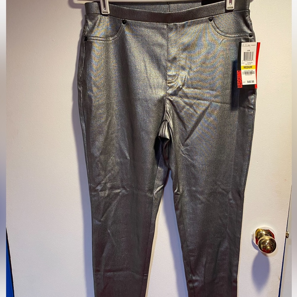 BNWT Style & Co. pewter / silver denim leggings / jeans size medium
